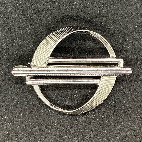 Jewelry - Sarah Coventry Silver Tone Abstract Brooch/Pendant